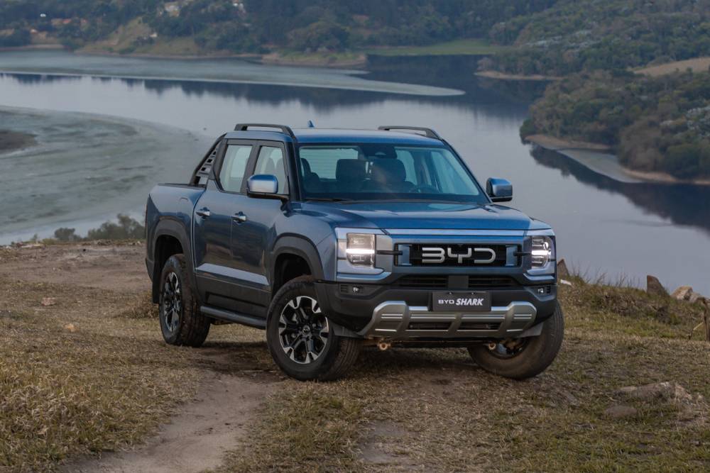Τα αγροτικά υποκλίνονται στον «καρχαρία» της BYD 25 byd_shark_39