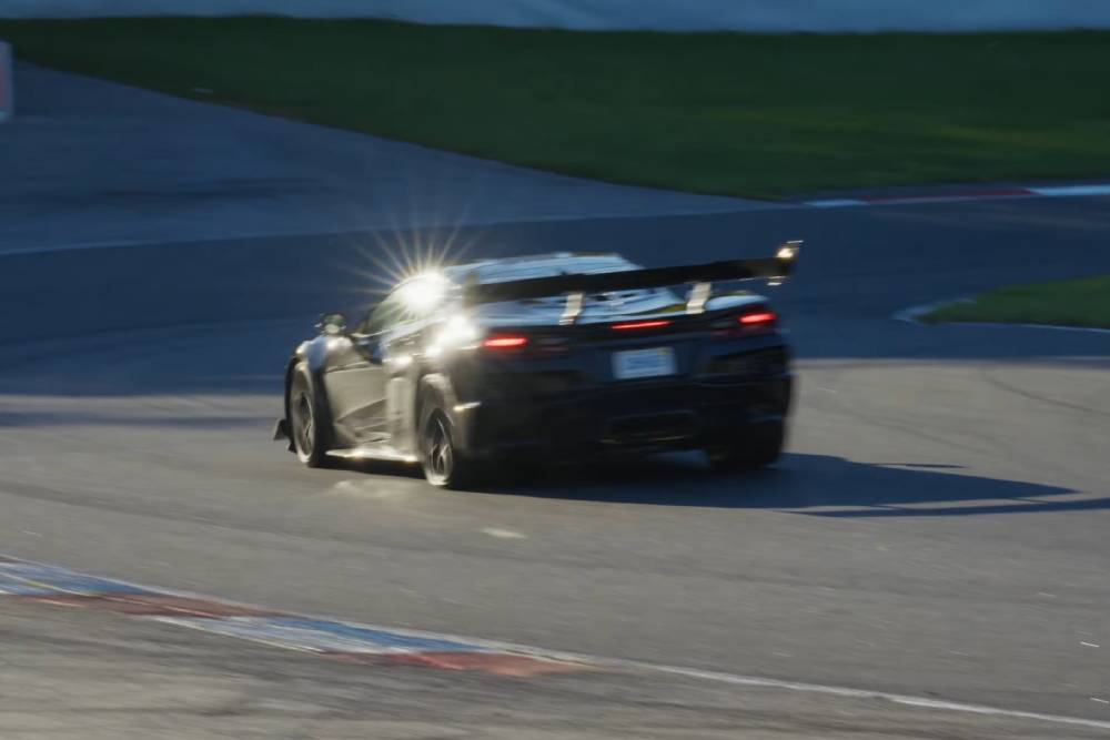 Η Corvette ZR1 σπάει συνεχώς ρεκόρ 7 Η Corvette ZR1 σπάει συνεχώς ρεκόρ