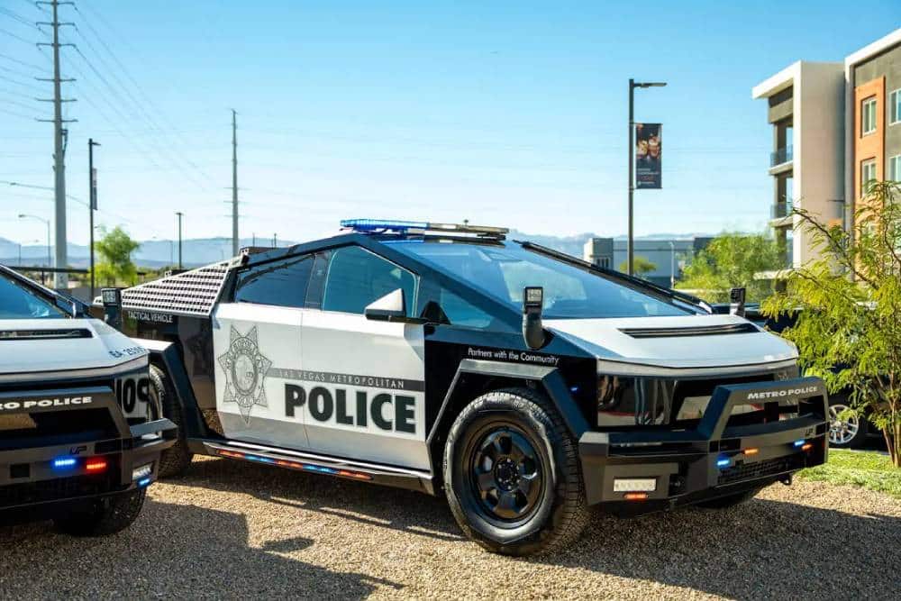 cybertruck police car 09