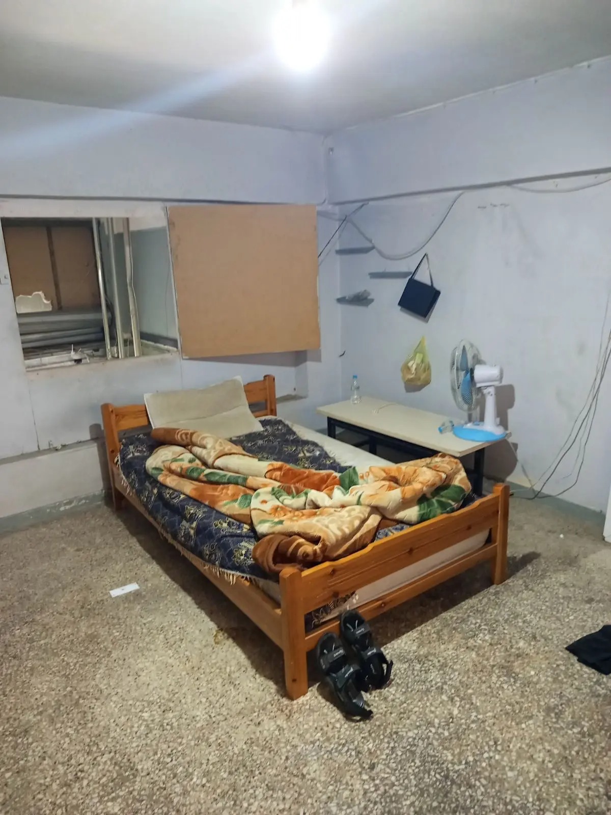 Η δράση της εγκληματικής συμμορίας που εξανάγκαζε παιδιά να διακινούν λαθραία τσιγάρα: Τα κρατούσαν σε υπόγεια και τα κακοποιούσαν