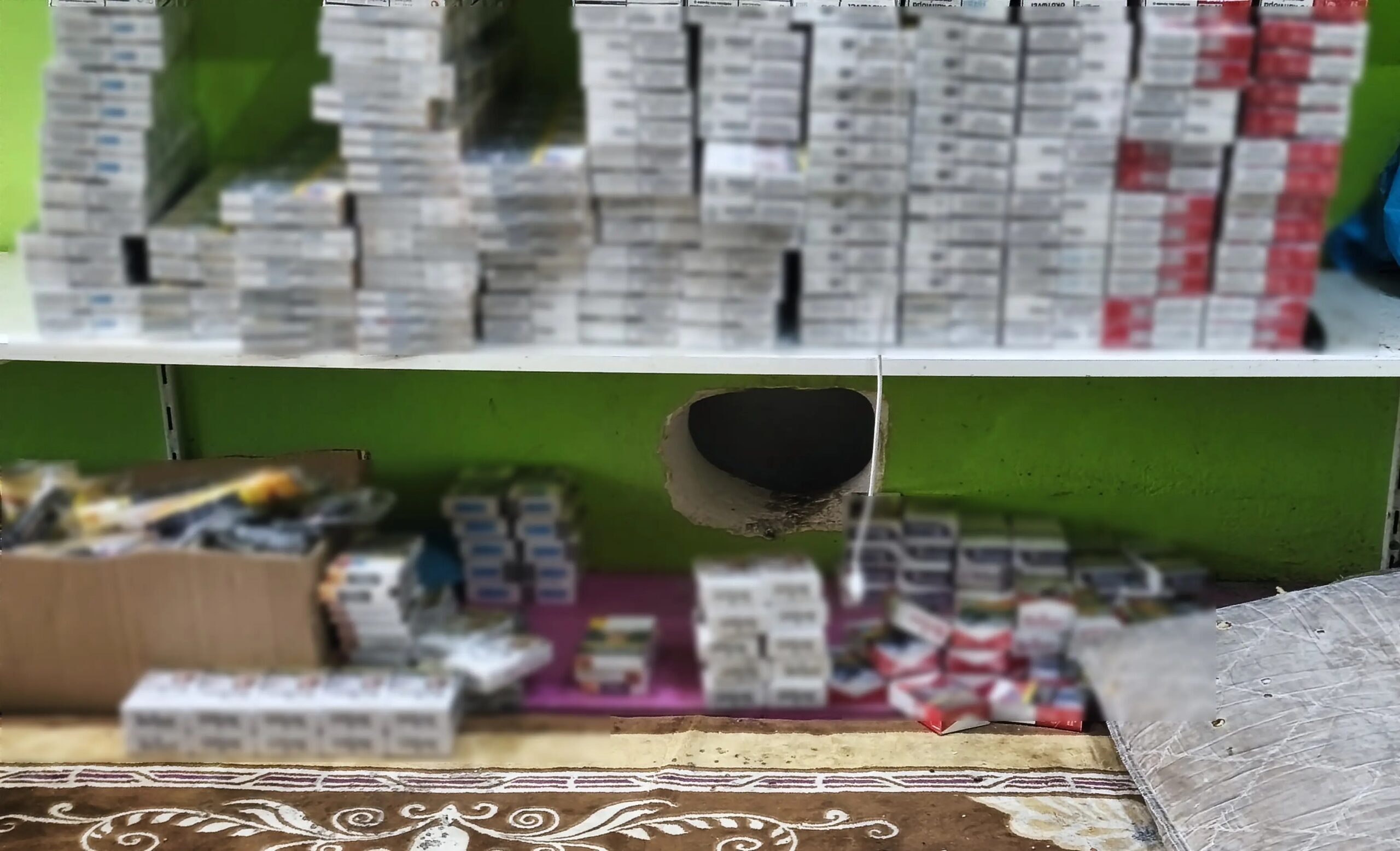 Η δράση της εγκληματικής συμμορίας που εξανάγκαζε παιδιά να διακινούν λαθραία τσιγάρα: Τα κρατούσαν σε υπόγεια και τα κακοποιούσαν