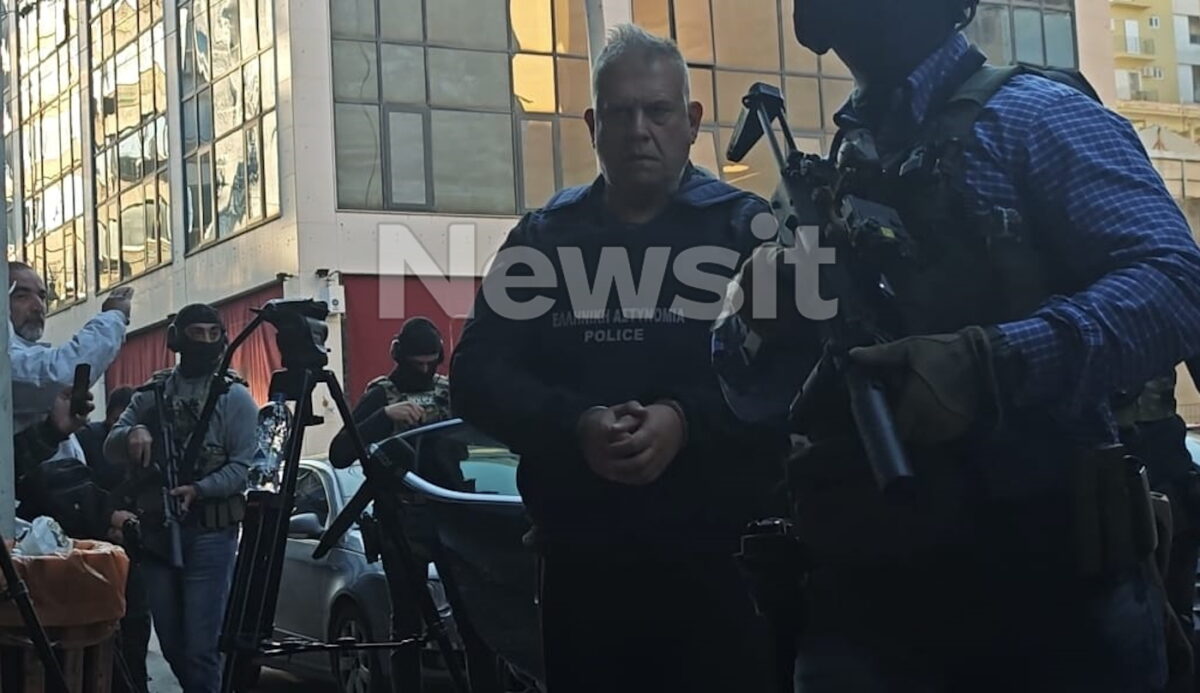 Προθεσμία για απολογία έλαβε ο «Έλληνας Εσκομπάρ» και το πλήρωμα του «ναρκόπλοιου» – Το «εντυπωσιακό» βιογραφικό και το ξέπλυμα