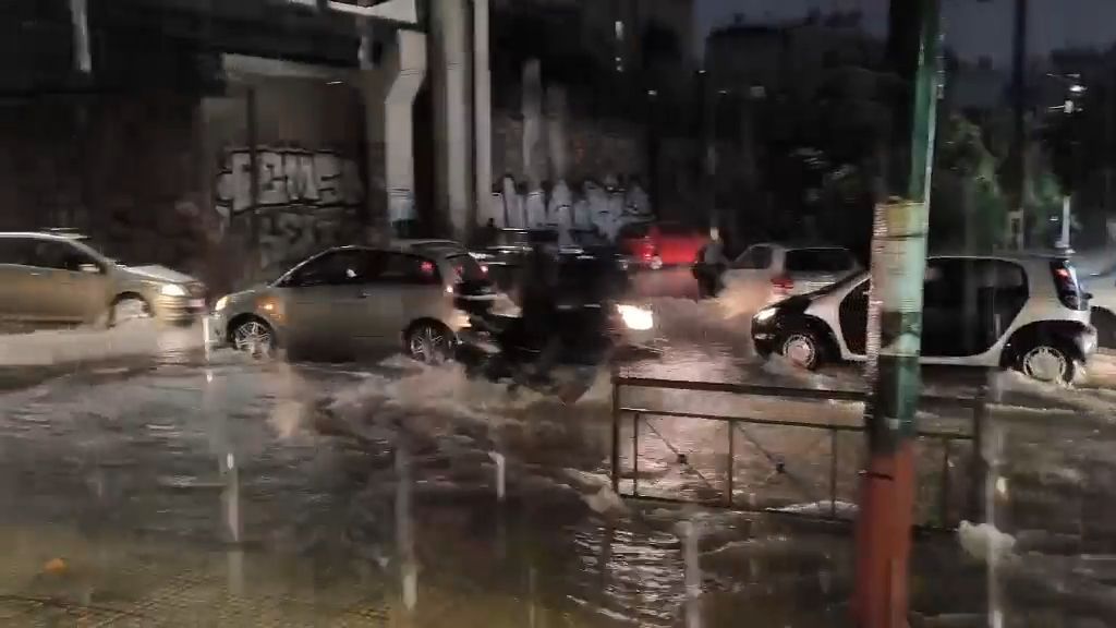 epelasi-tis-kakokairias-byron-me-dromoys-na-plimmyrizoyn-sta-ano-patisia-1764863315