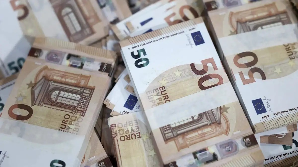 euros-money-reuters-2-scaled-1