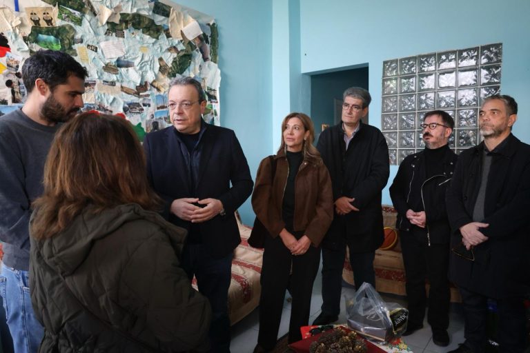 Σωκράτης Φάμελλος: Επισκέφθηκε κοινωνικές δομές στη Θεσσαλονίκη – «Απαιτείται δυνατή Πολιτεία για να διατηρηθεί το κοινωνικό κράτος»