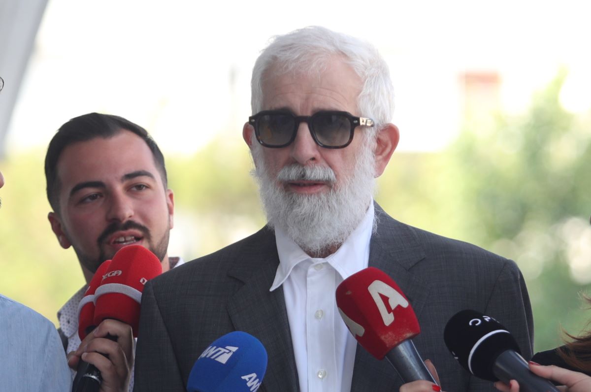 Ο Πέτρος Φιλιππίδης