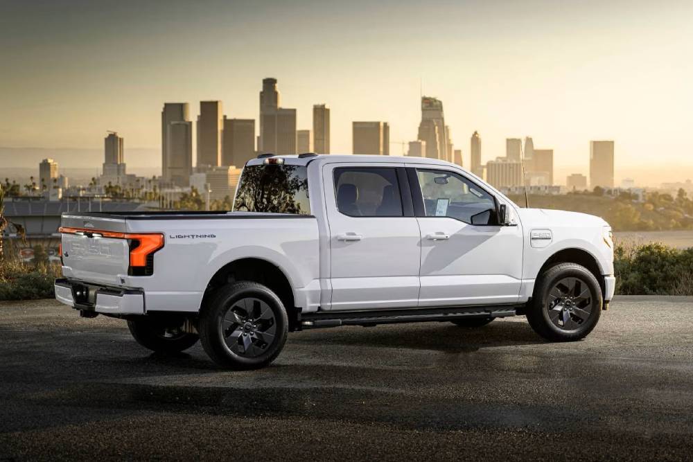 Ανανεωμένο Ford F-150 EREV με βενζίνη και αυτονομία άνω των 1.100 χλμ. 12 ford f-150 lightning erev (3)