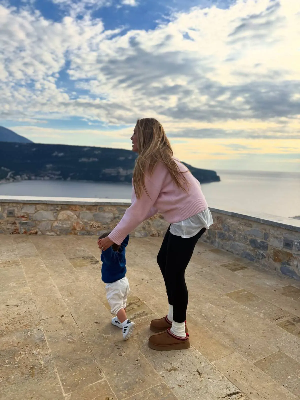 Φωτεινή Πετρογιάννη: Οι γλυκές στιγμές με τον γιο της στο ταξίδι τους στη Μάνη – Εικόνες 11 Η Φωτεινή Πετρογιάννη στο Instagram