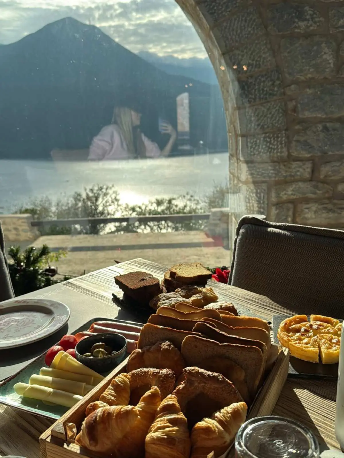 Φωτεινή Πετρογιάννη: Οι γλυκές στιγμές με τον γιο της στο ταξίδι τους στη Μάνη – Εικόνες 12 Η Φωτεινή Πετρογιάννη στο Instagram