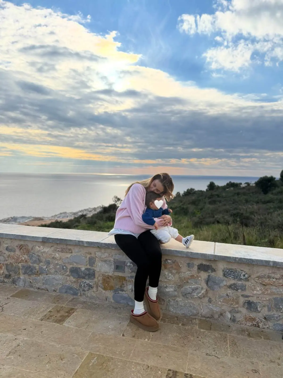 Φωτεινή Πετρογιάννη: Οι γλυκές στιγμές με τον γιο της στο ταξίδι τους στη Μάνη – Εικόνες 14 Η Φωτεινή Πετρογιάννη στο Instagram