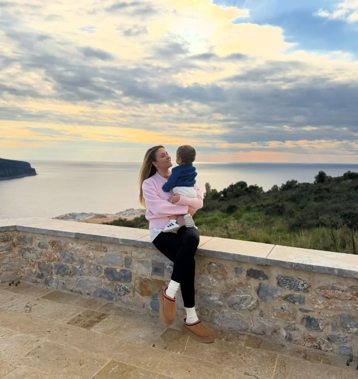 Φωτεινή Πετρογιάννη: Οι γλυκές στιγμές με τον γιο της στο ταξίδι τους στη Μάνη – Εικόνες 10 Η Φωτεινή Πετρογιάννη στο Instagram