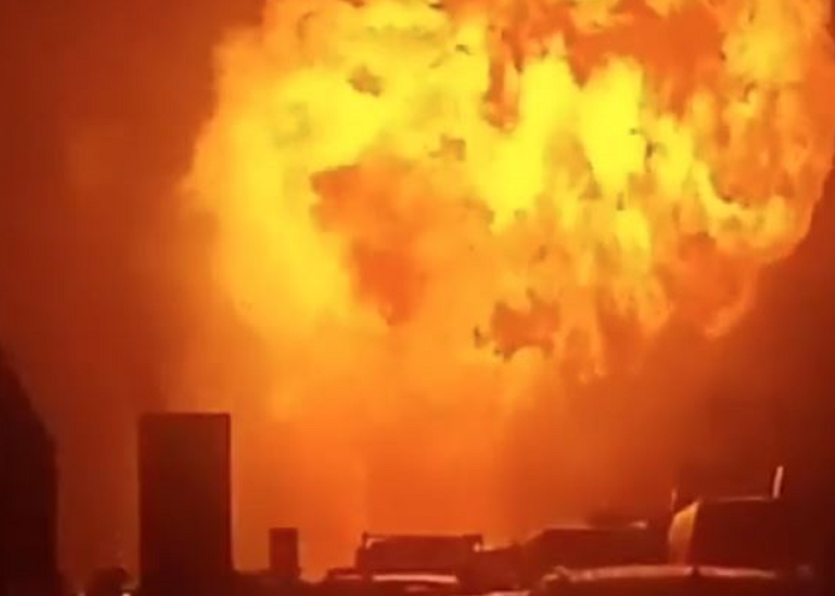 Ιταλία: Έκρηξη σε αυτοκινητόδρομο – Φορτηγό με αέριο παραδόθηκε στις φλόγες – Δείτε το βίντεο