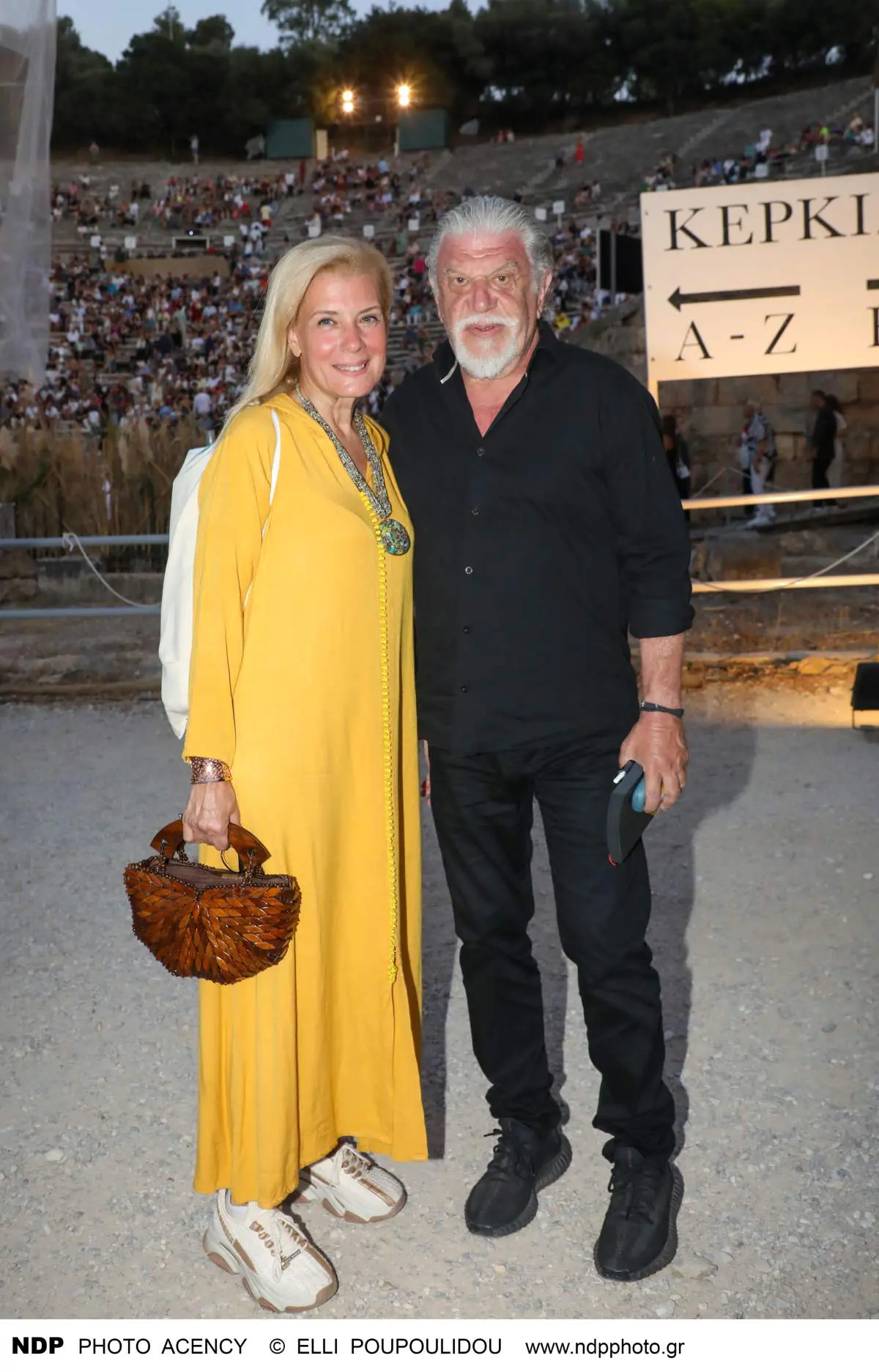 Συγκλονίζει ο Γιάννης Βούρος: «Ποτέ δεν άκουσα “σ’αγαπώ” από τον πατέρα μου» 4 Ο Γιάννης Βούρος και η Λένα Κώνστα