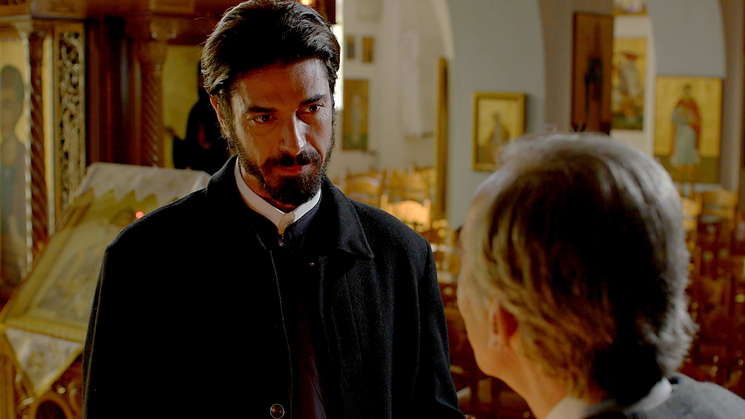 Άγιος έρωτας: Καταδίωξη στη θάλασσα, απόπειρα φόνου και τροχαίο δράμα… στη συγκλονιστική συνέχεια