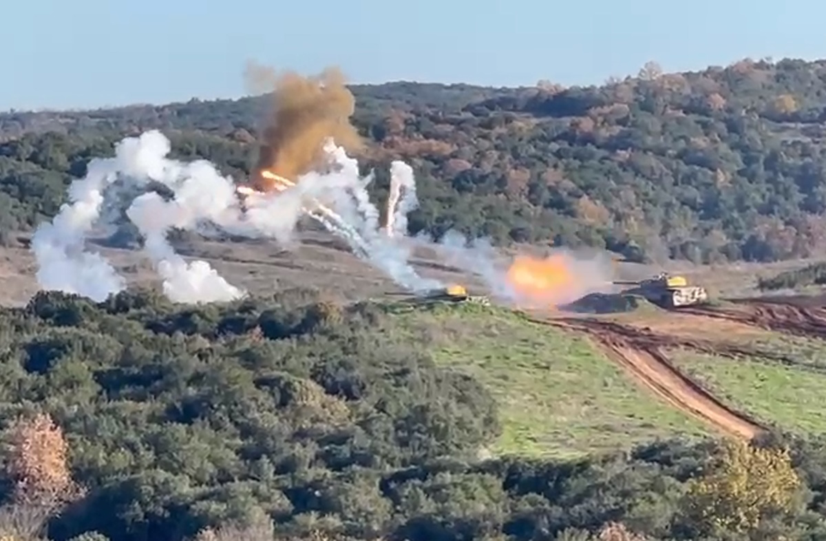 golden-sword-onalert