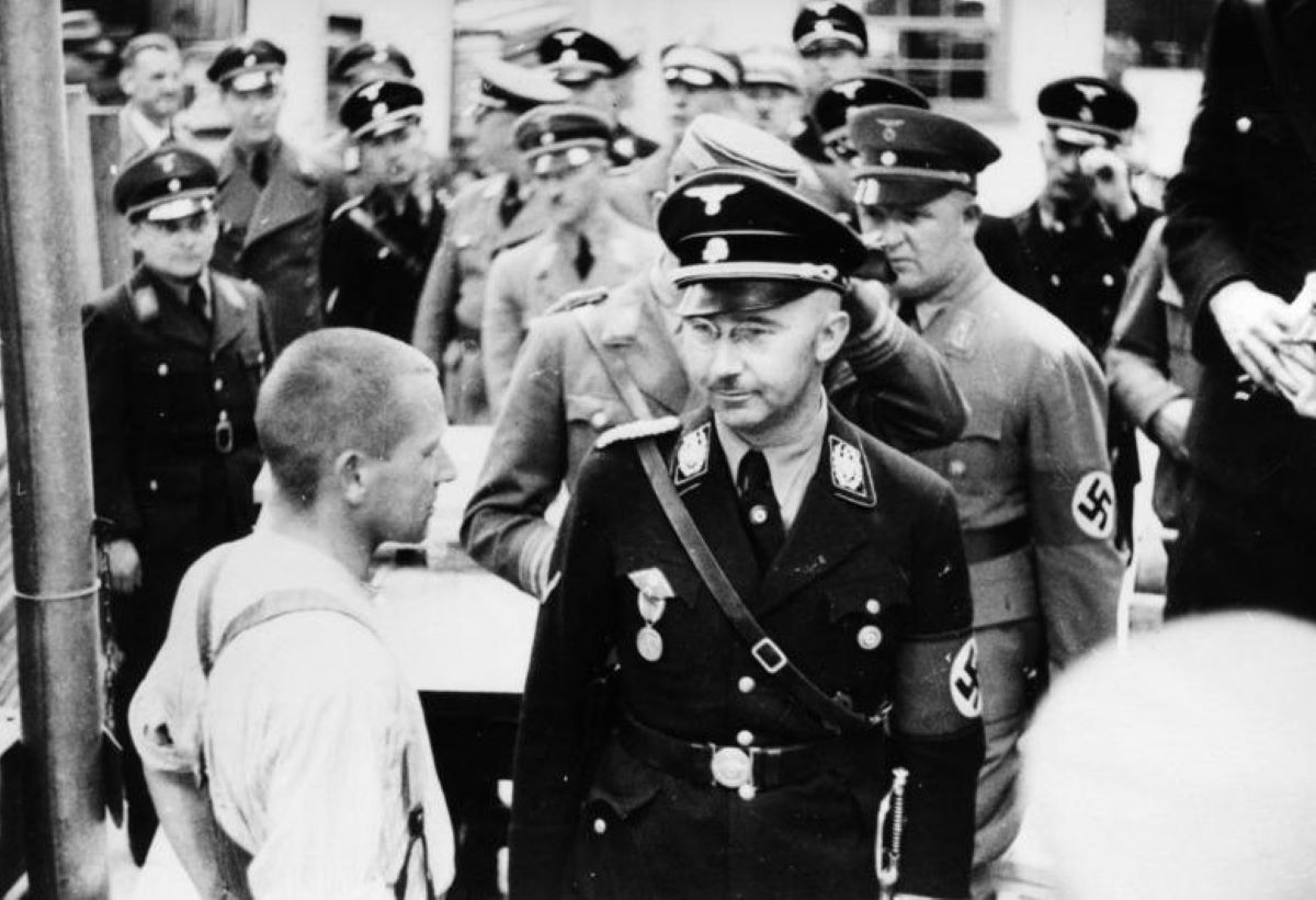 Ανακάλυψε ότι ο «αρχιτέκτονας» του Ολοκαυτώματος ήταν παππούς του – «Έπειτα από 47 χρόνια η ζωή μου ήταν ένα ψέμα»