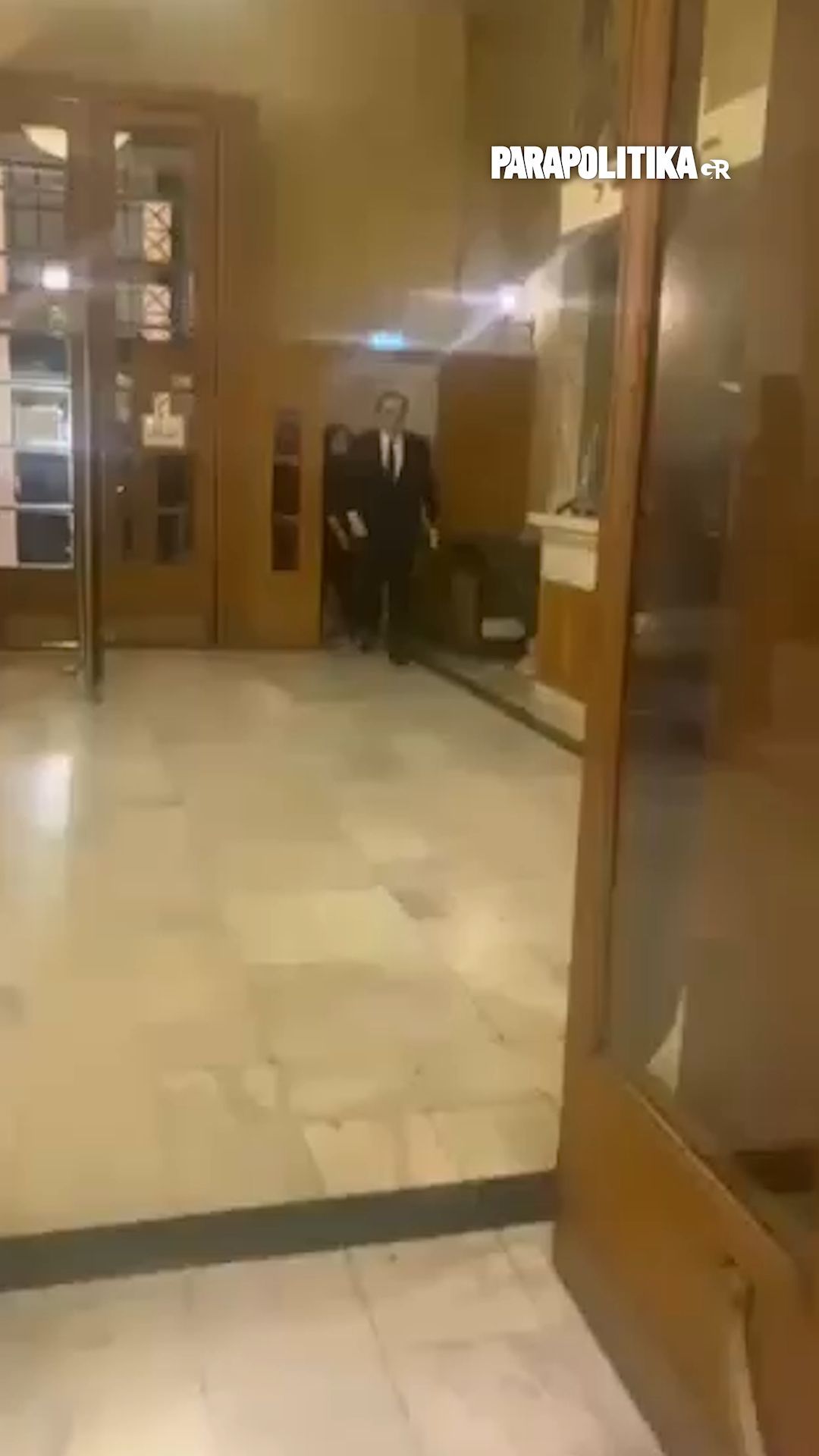Η άφιξη του Κυριάκου Πιερρακάκη την Βουλή μετά την εκλογή του στο Eurogroup
