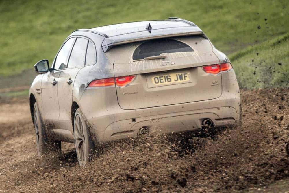 Η τελευταία Jaguar με παραδοσιακό κινητήρα παρουσιάστηκε