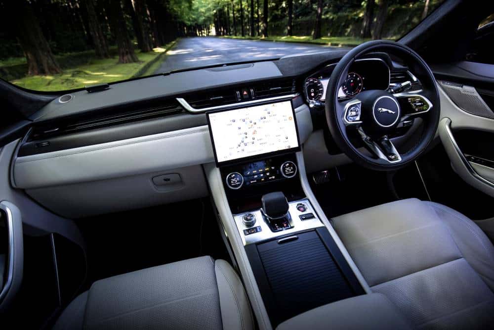 jaguar_f-pace_svr_7735