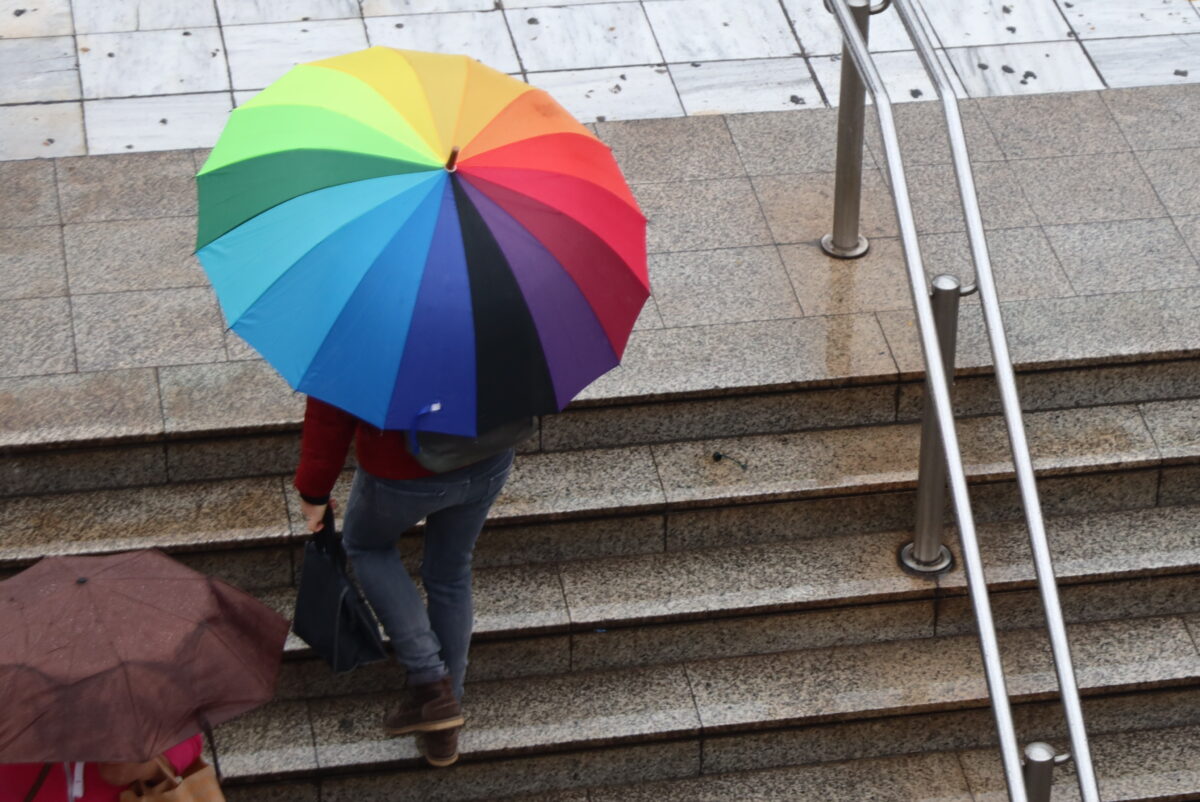 Καιρός σήμερα: Σποραδικές βροχοπτώσεις σε ορισμένες περιοχές – Μείωση θερμοκρασίας, 7 μποφόρ στο Αιγαίο