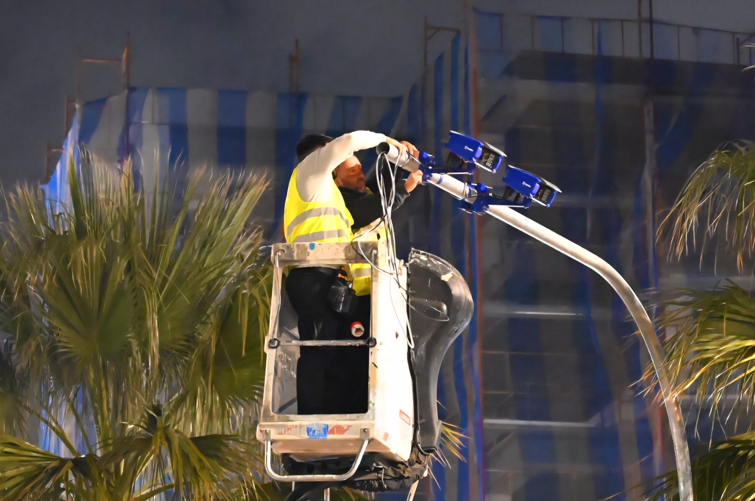 Τοποθετήθηκαν οι πρώτες ΑΙ κάμερες στην Ποσειδώνος που θα αποστέλλουν αυτόματα «ραβασάκια» – Δείτε εικόνες