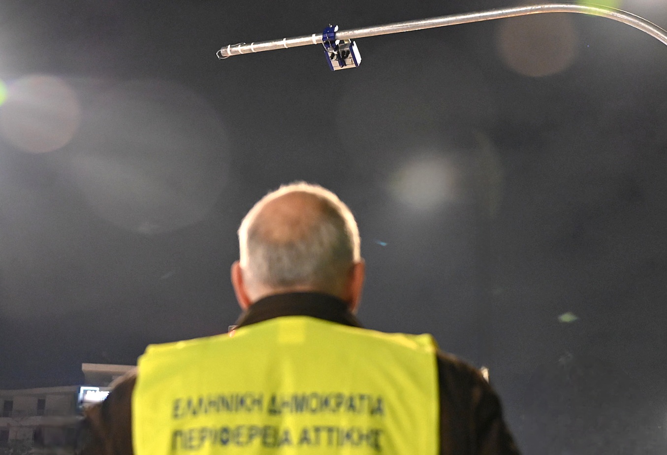 Τοποθετήθηκαν οι πρώτες ΑΙ κάμερες στην Ποσειδώνος που θα αποστέλλουν αυτόματα «ραβασάκια» – Δείτε εικόνες