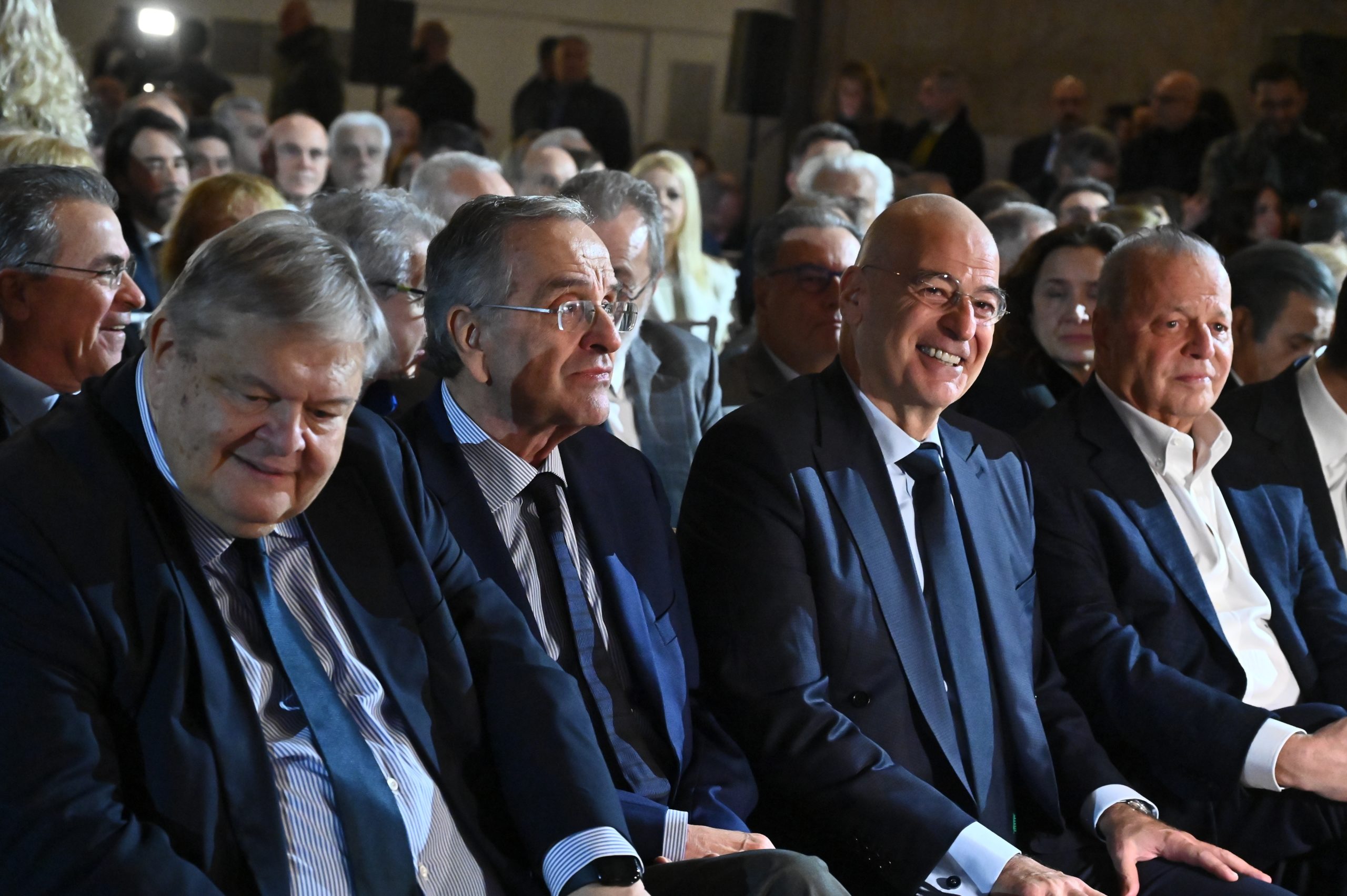 Καυστική κριτική στην κυβέρνηση από Καραμανλή, Σαμαρά και Βενιζέλο – Εικόνες από την εκδήλωση 8 Αντώνης Σαμαράς Νίκος Δένδιας