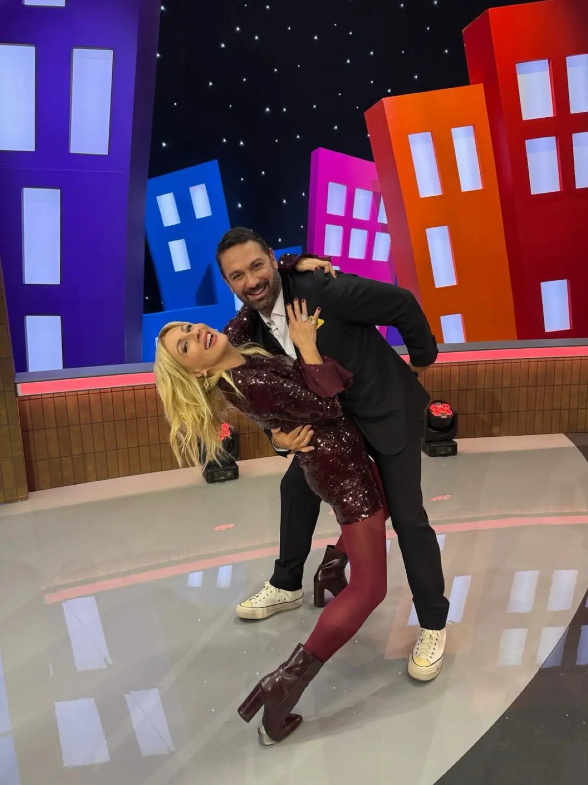 Σμαράγδα Καρύδη: Η πρώτη δημοσίευση μετά την επανένωση του Παρά Πέντε – «Η αγάπη σας θα μας ζεσταίνει για δύο δεκαετίες ακόμα» 13 Η Σμαράγδα Καρύδη και ο Μιχάλης Μαρίνος