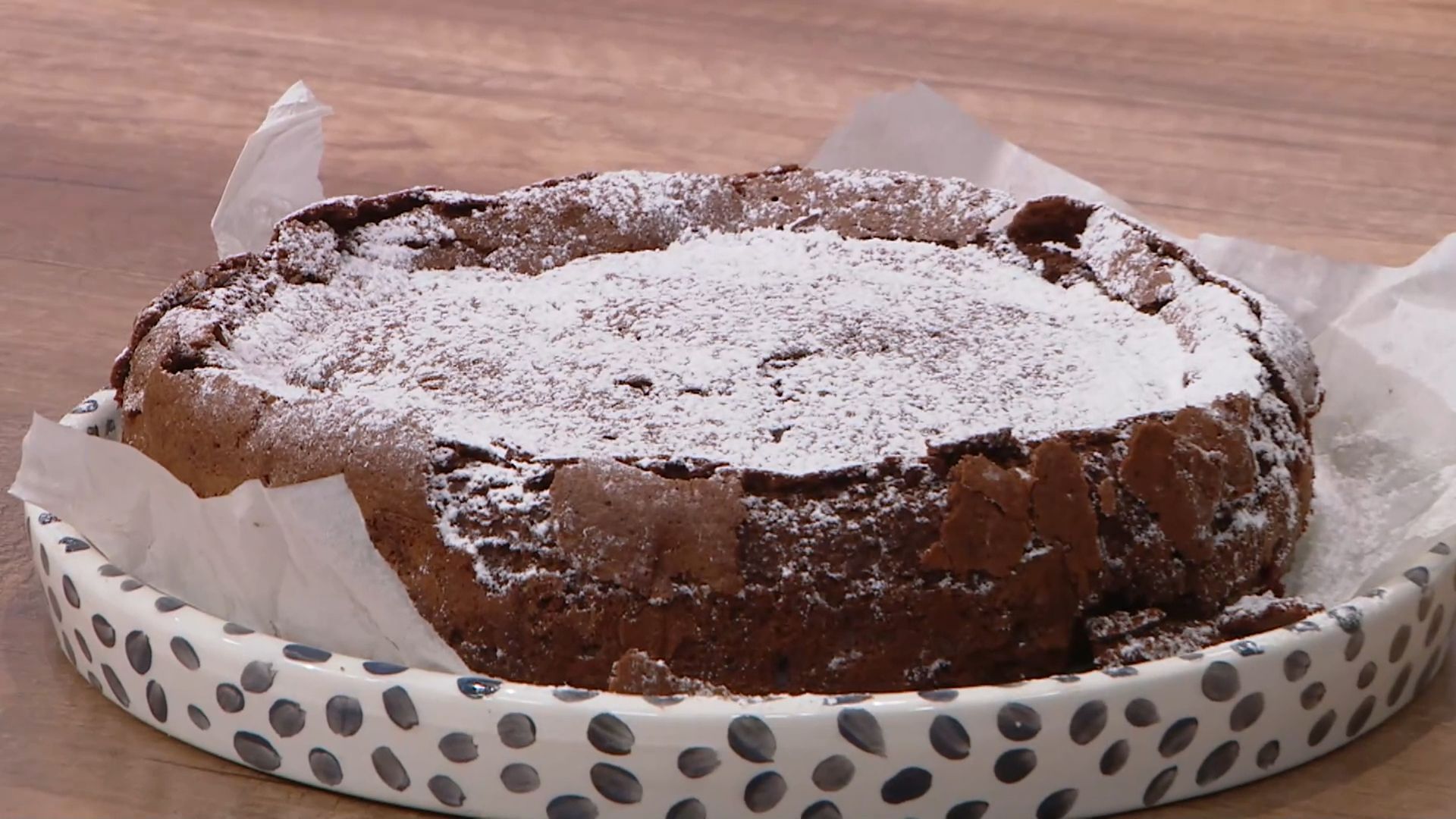 keik-me-almyri-sokolata-1764680674