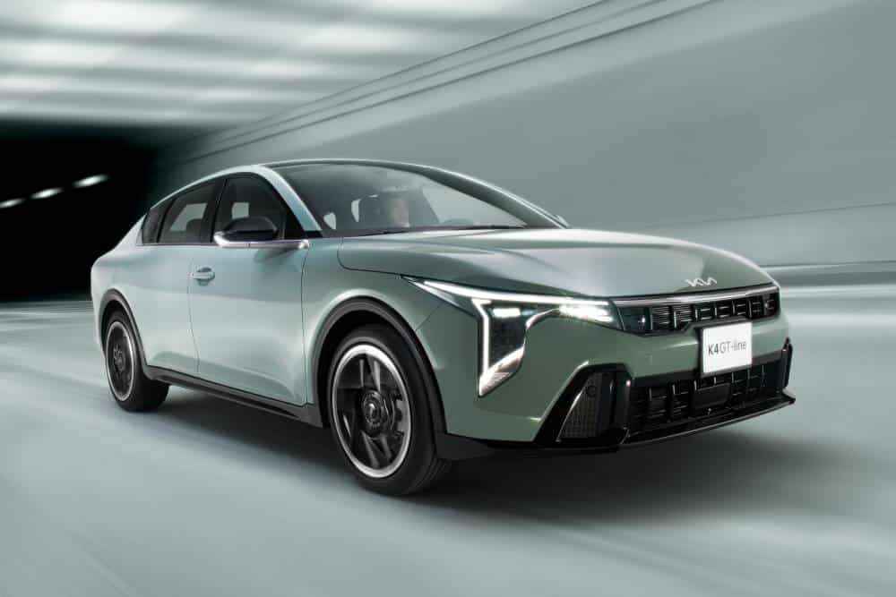 Ο Άγιος Βασίλης με τα δώρα: η αξία του σεντάν Kia K4