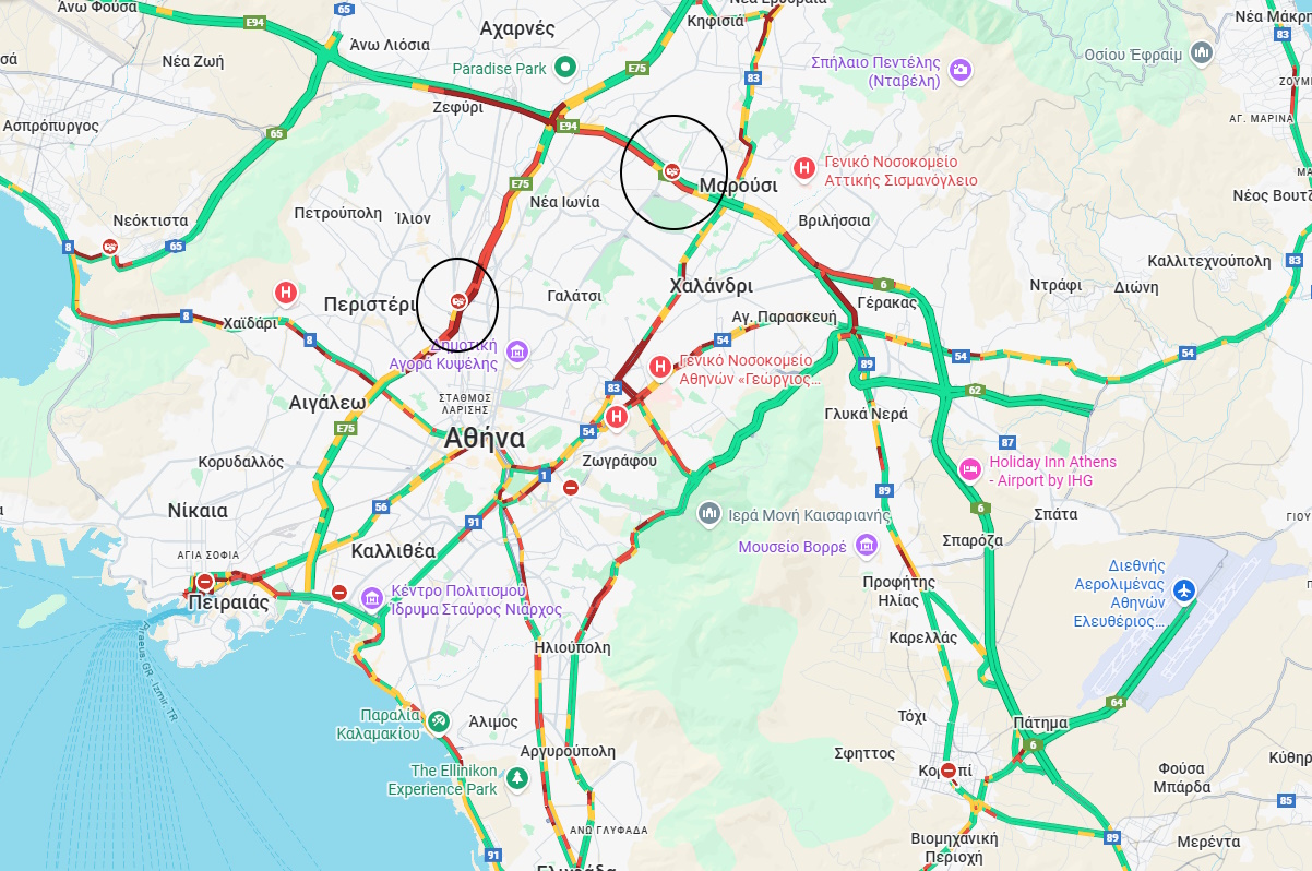 Κυκλοφοριακό χάος: Τεράστιες ουρές λόγω τροχαίων σε Κηφισό και Αττική Οδό – Στο «κόκκινο» Αθηνών και Κηφισίας