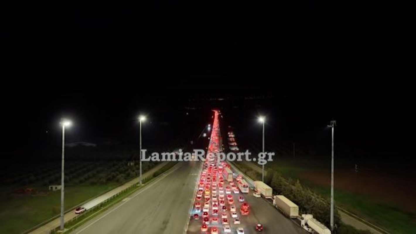Κυκλοφοριακό χάος: Οδύσσεια η επιστροφή των εκδρομέων των Χριστουγέννων – 10 ώρες από Θεσσαλονίκη σε Αθήνα λόγω αγροτικών μπλόκων 11 Κίνηση