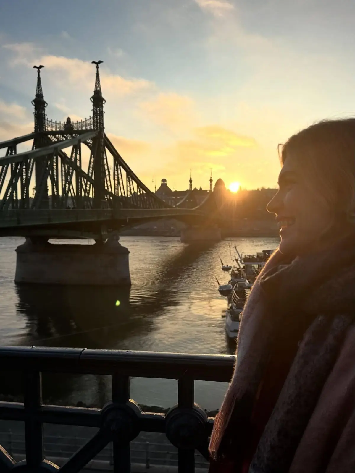 Maestro: Παρασκήνια από τα γυρίσματα στη Βουδαπέστη – Εικόνες 33 Η Κλέλια Ανδριολάτου και ο Χριστόφορος Παπακαλιάτης backstage Maestro