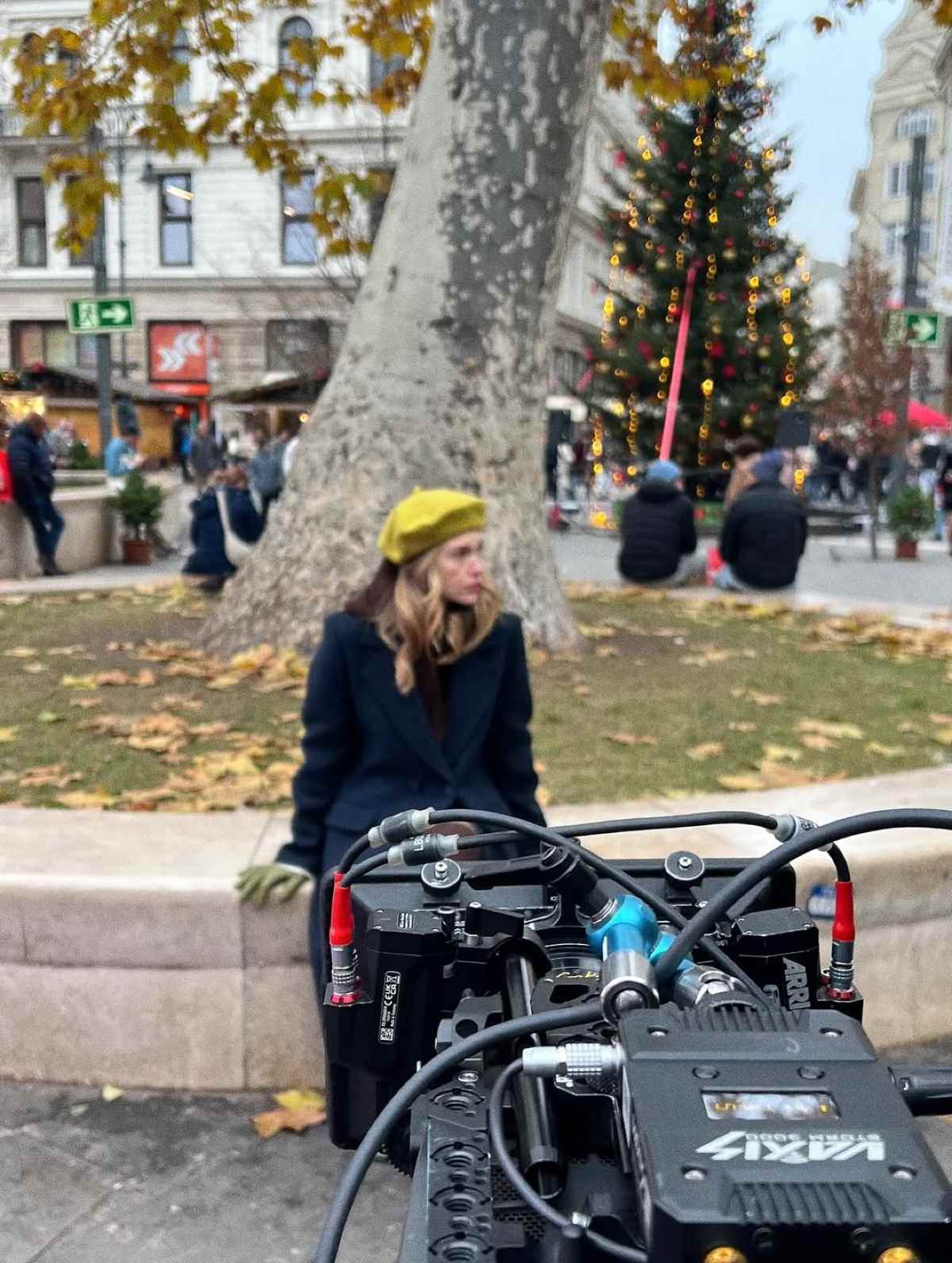 Maestro: Παρασκήνια από τα γυρίσματα στη Βουδαπέστη – Εικόνες 29 Η Κλέλια Ανδριολάτου και ο Χριστόφορος Παπακαλιάτης backstage Maestro