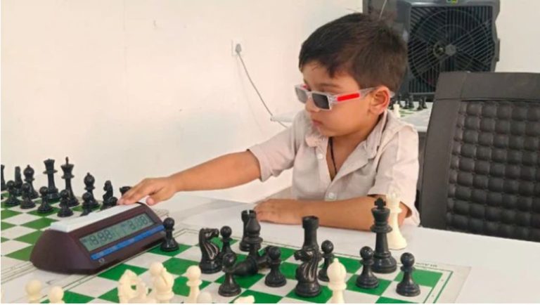 kushwaja-chess-india2-2025-768x434-1