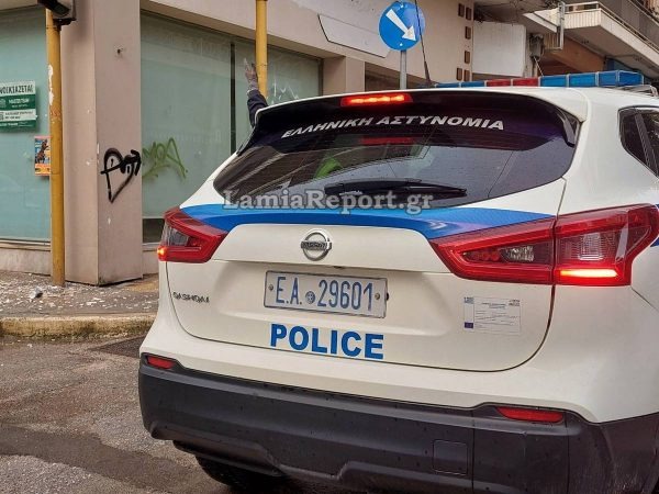 Λαμία: Σοβάδες κατέρρευσαν στο κεφάλι πεζού – Ελαφρά τραυματισμένος στο νοσοκομείο 3 λαμία