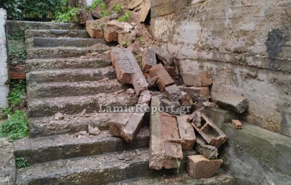 Λαμία: Σοβάδες κατέρρευσαν στο κεφάλι πεζού – Ελαφρά τραυματισμένος στο νοσοκομείο 4 λαμία