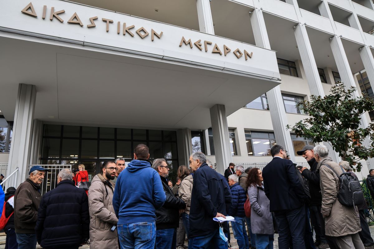 Λάρισα: Καθυστέρηση στη δίκη των δύο αγροτών για τα επεισόδια – Νέα συγκέντρωση συμπαράστασης στις 15 Δεκεμβρίου 4 Κινητοποίηση αγροτών στη Λάρισα