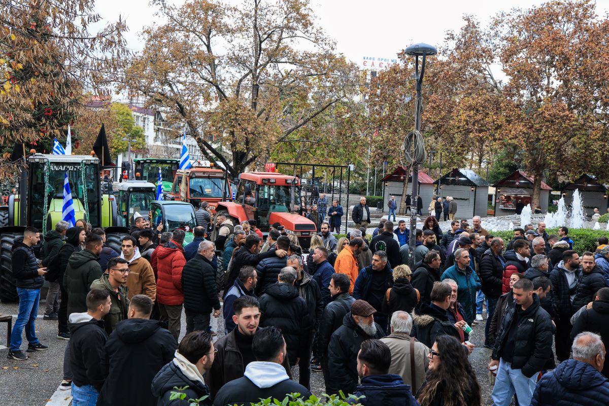 Λάρισα: Καθυστέρηση στη δίκη των δύο αγροτών για τα επεισόδια – Νέα συγκέντρωση συμπαράστασης στις 15 Δεκεμβρίου 5 Αγρότες στη Λάρισα