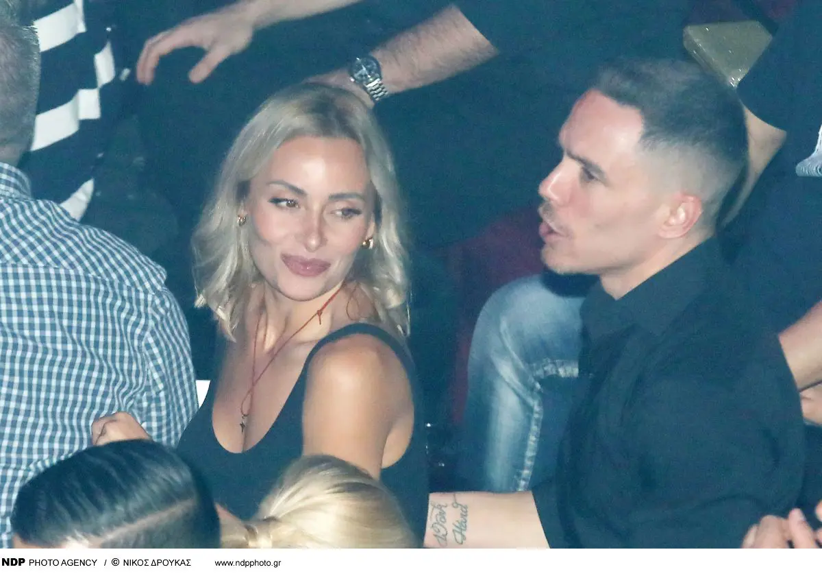 Ο Λευτέρης Πετρούνιας και η Βασιλική Μιλλούση στο πάρτι γενεθλίων του στα μπουζούκια με τον Χρήστο Μάστορα