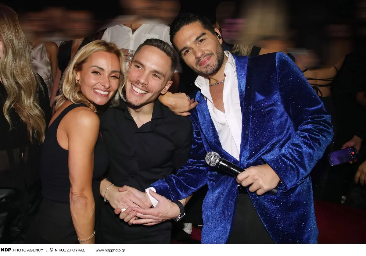 Ο Λευτέρης Πετρούνιας και η Βασιλική Μιλλούση στο πάρτι γενεθλίων του στα μπουζούκια με τον Χρήστο Μάστορα