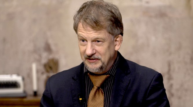 Ανακάλυψε πως ο «δημιουργός» του Ολοκαυτώματος ήταν ο παππούς του – «Μετά από 47 χρόνια η ζωή μου ήταν μια απάτη»