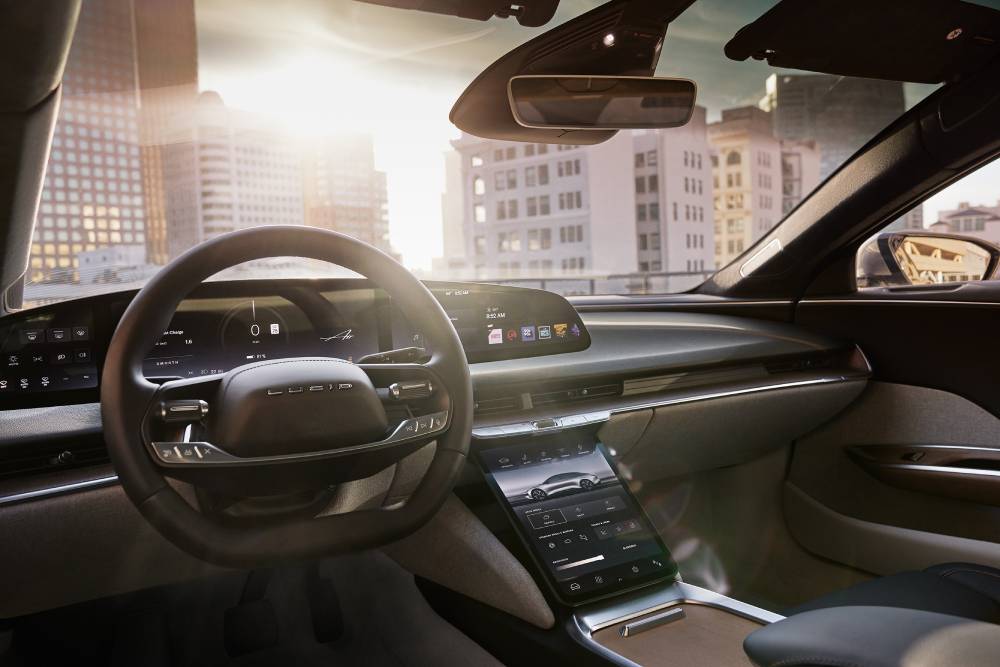 Μπουκάλι νερού προκάλεσε ζημιά 13.000 ευρώ σε ηλεκτρικό! 12 lucid_air_touring_7