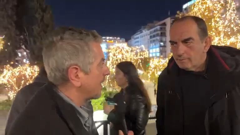 maroydas-sto-newsbomb-gr-i-kyvernisi-den-apanta-sta-pio-simantika-erotimata-mas-1765907557