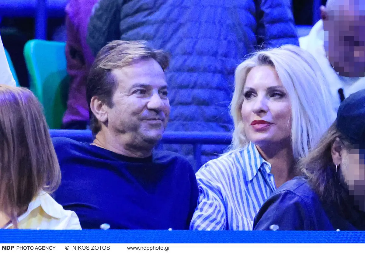 Κουτσογιαννόπουλος: Η απάντησή του όταν ρωτήθηκε για την Ελένη Μενεγάκη 12 Η Ελένη Μενεγάκη και ο Ματεό Παντζόπουλος στο γήπεδο