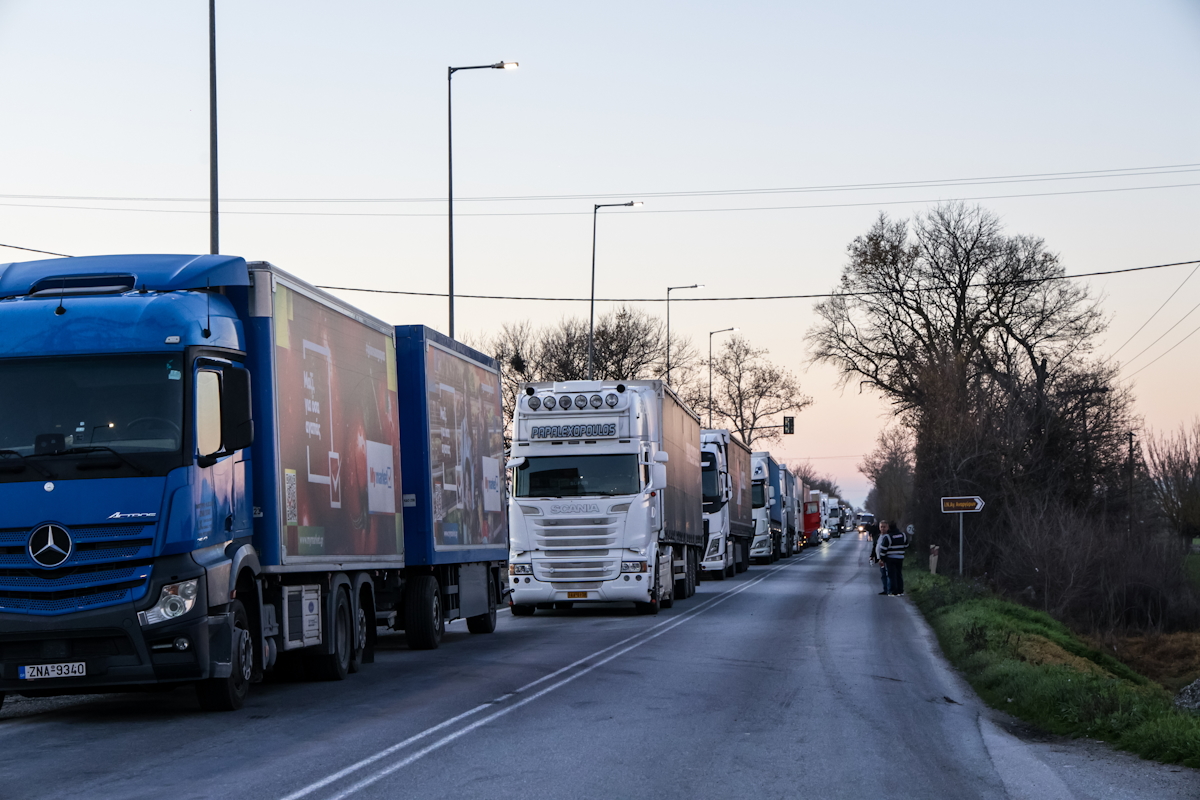 Αγρότες έκλεισαν την παρακαμπτήριο του Αχιλλείου-Κιλελέρ, στον δρόμο Λάρισας Βόλου