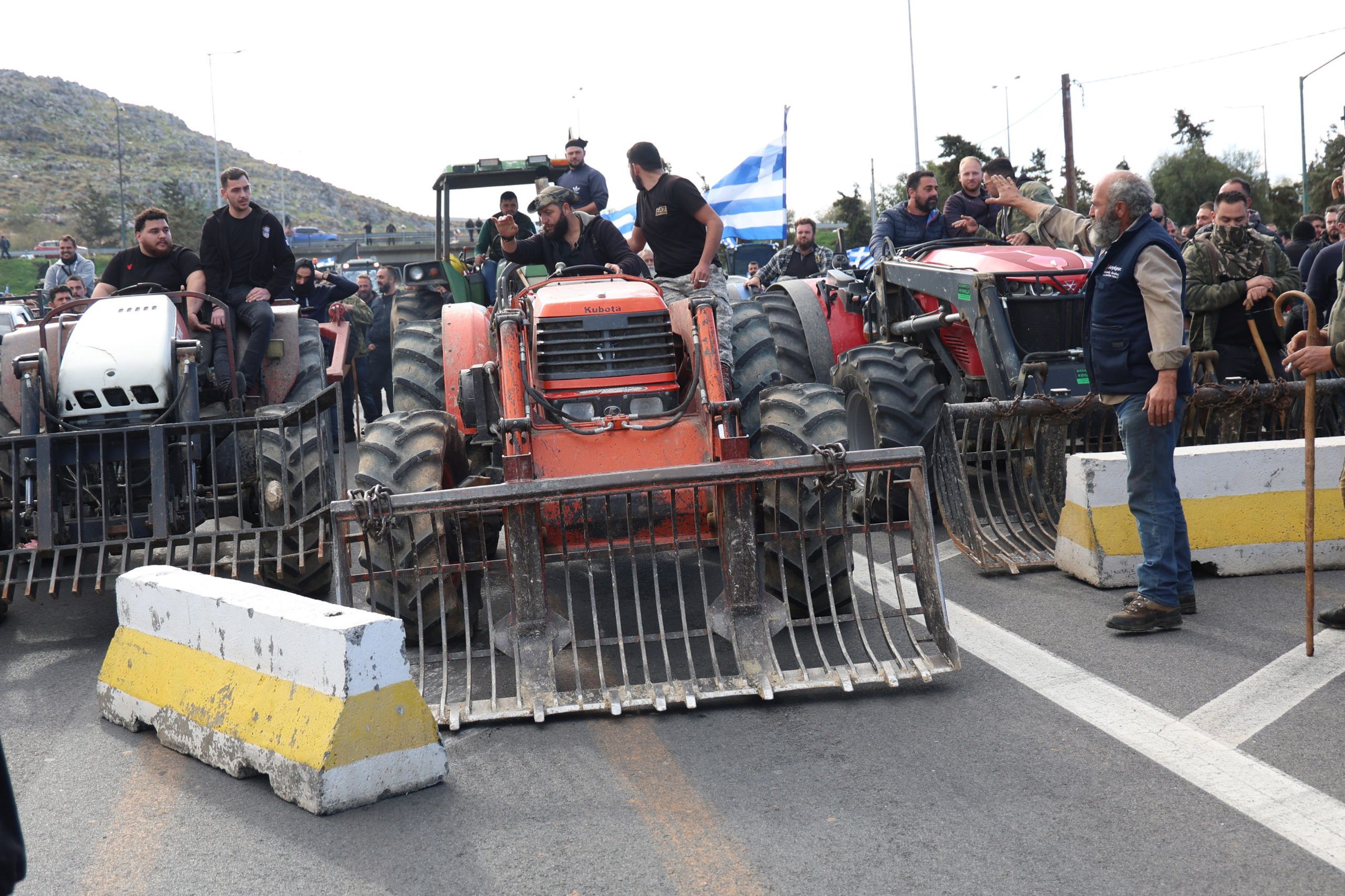 mploko-nikaias-se-maksimoy-den-einai-apla-mploka-einai-agrotiki-eksegersi-1765457847