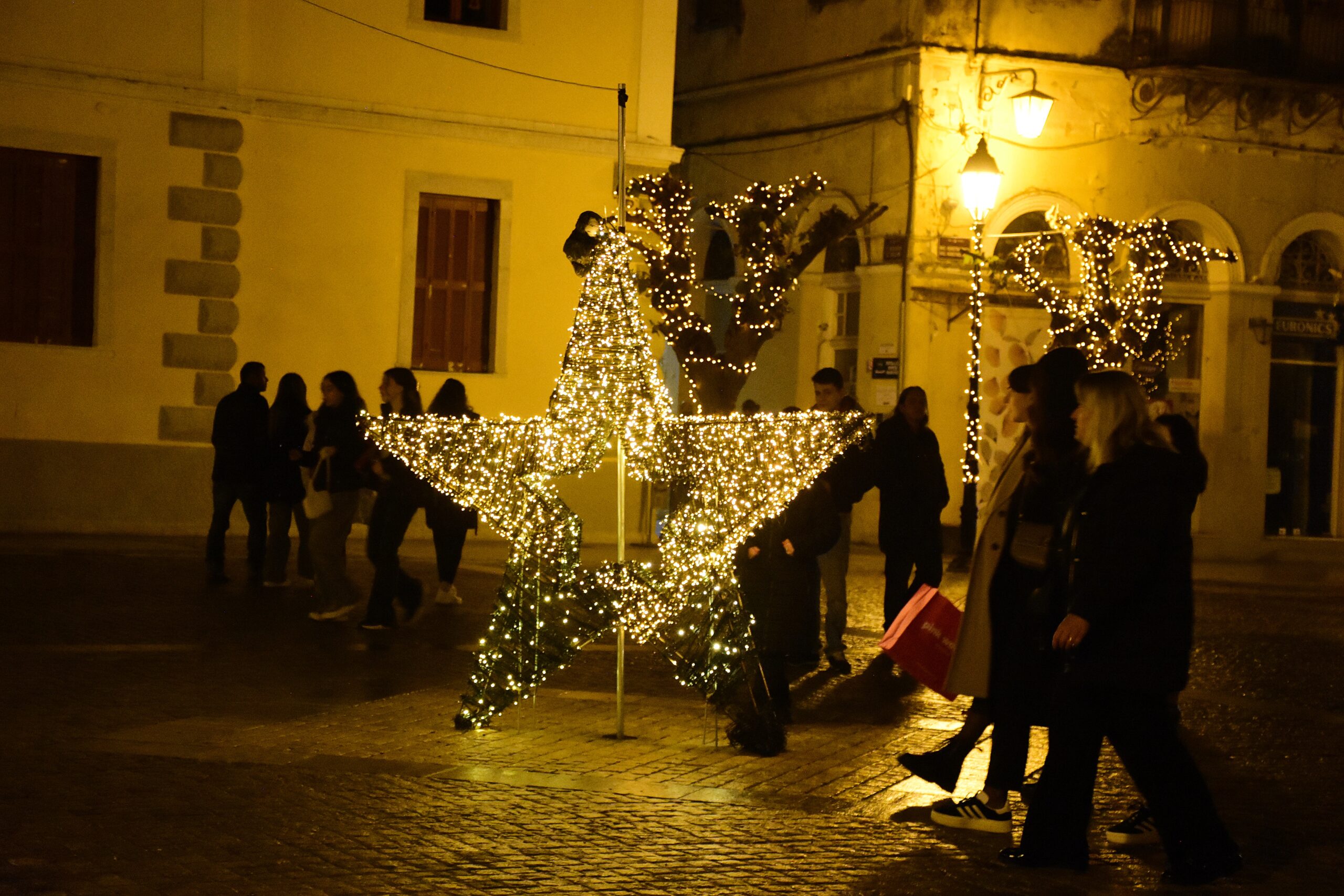 Χριστούγεννα σε βουνά και θεματικά πάρκα: Εξερευνήστε τον Μύλο των Ξωτικών και την Ονειρούπολη 12 Χριστούγεννα σε βουνά και θεματικά πάρκα: Εξερευνήστε τον Μύλο των Ξωτικών και την Ονειρούπολη