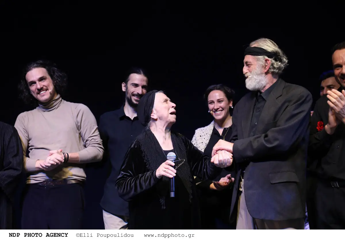 Η σύζυγος του Νίκου Ξυλούρη στην αφιερωματική παράστασή του 