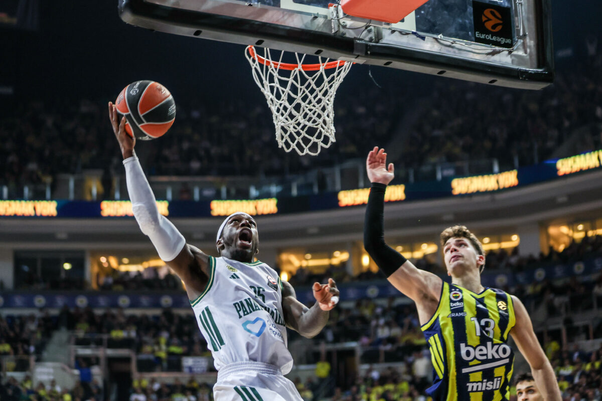 nunn-panathinaikos-fenerbache-1200x800